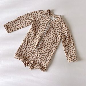 🚼 H&M Heart Rashguard